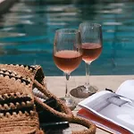 M Boutique - Designed For Adults 5* بافوس